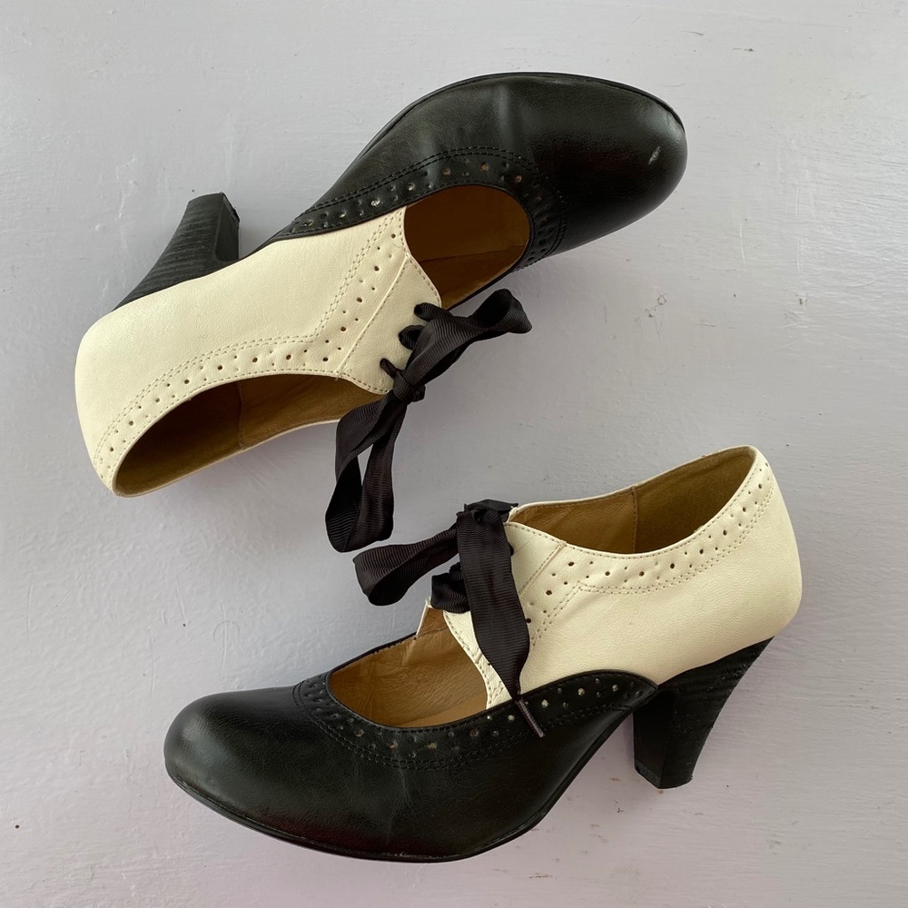 Chelsea Crew Black and White Sylvia Heels 40